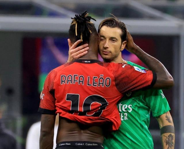 1698020783591093968.jpg 1698020488597.jpg