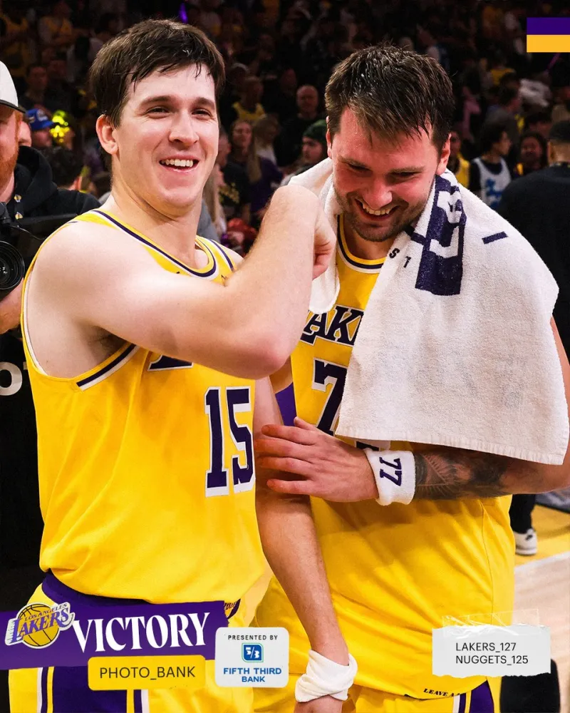 开云体育网址-比赛太精彩!湖人社媒回顾昨日东契奇与队友庆祝胜利的瞬间